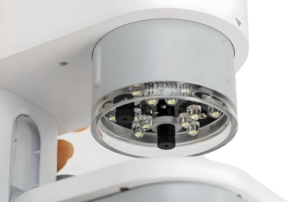 microscope with screen